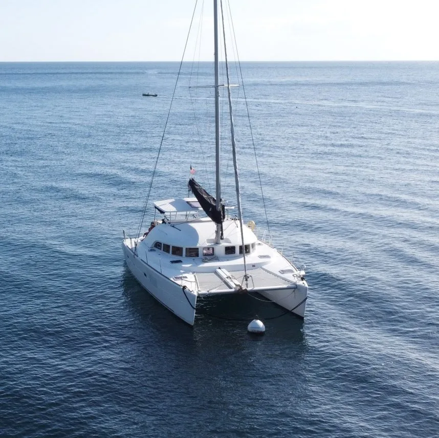 Bateau Tropic Voile vu de l'avant